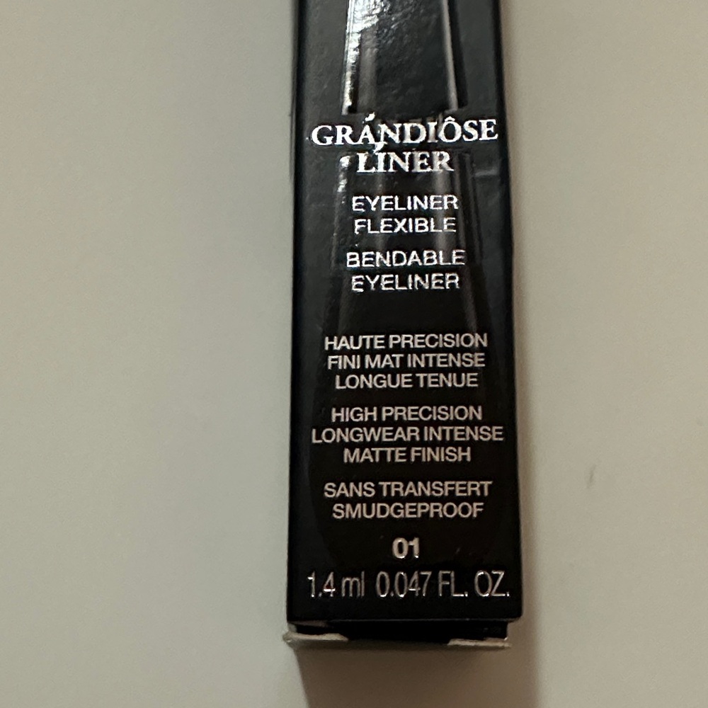 Lancôme Grandiose Flexible Eyeliner - Noir Mirifique 01 - Picture 4 of 6